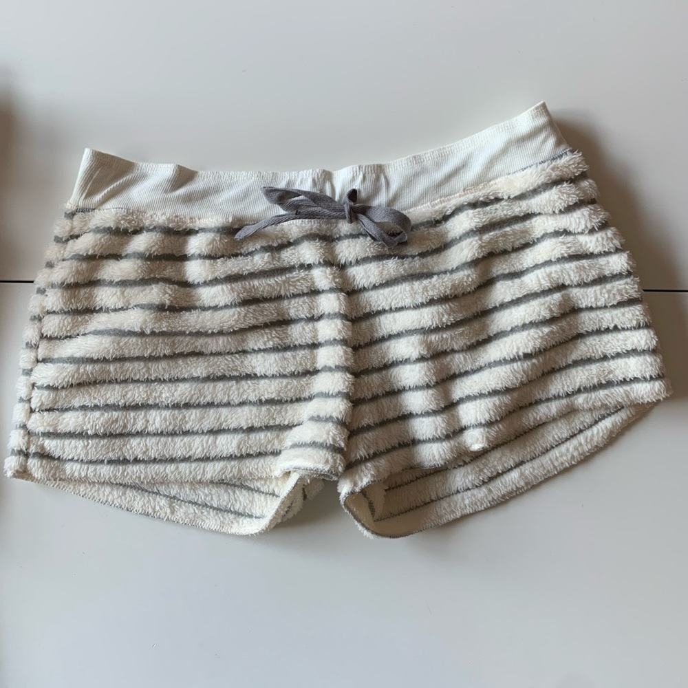 P.J. salvage fuzzy white and grey shorts - large